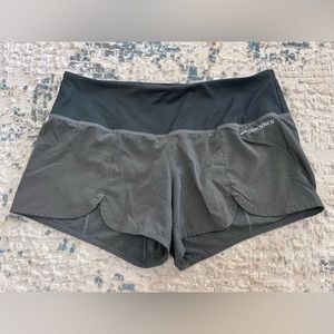 Brooks Racey 3.5” Running Shorts - Women’s Small